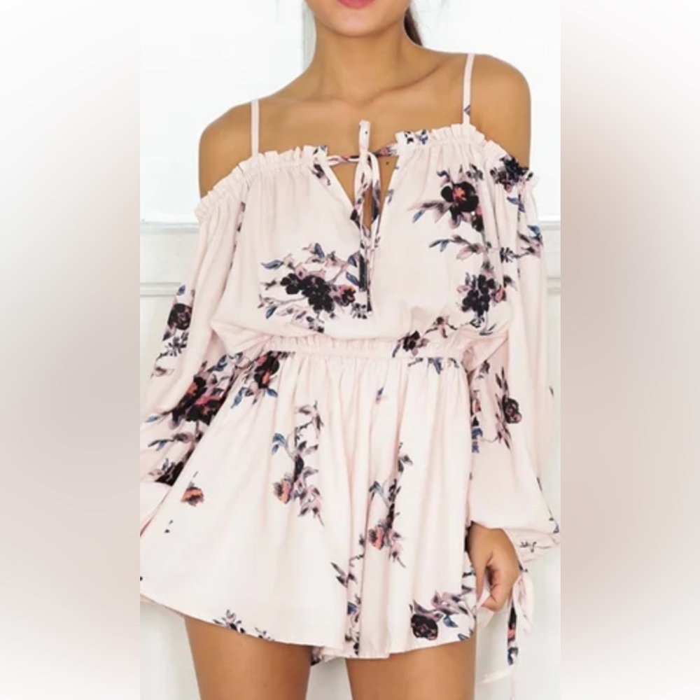 Free people romper size medium EUC sold as is